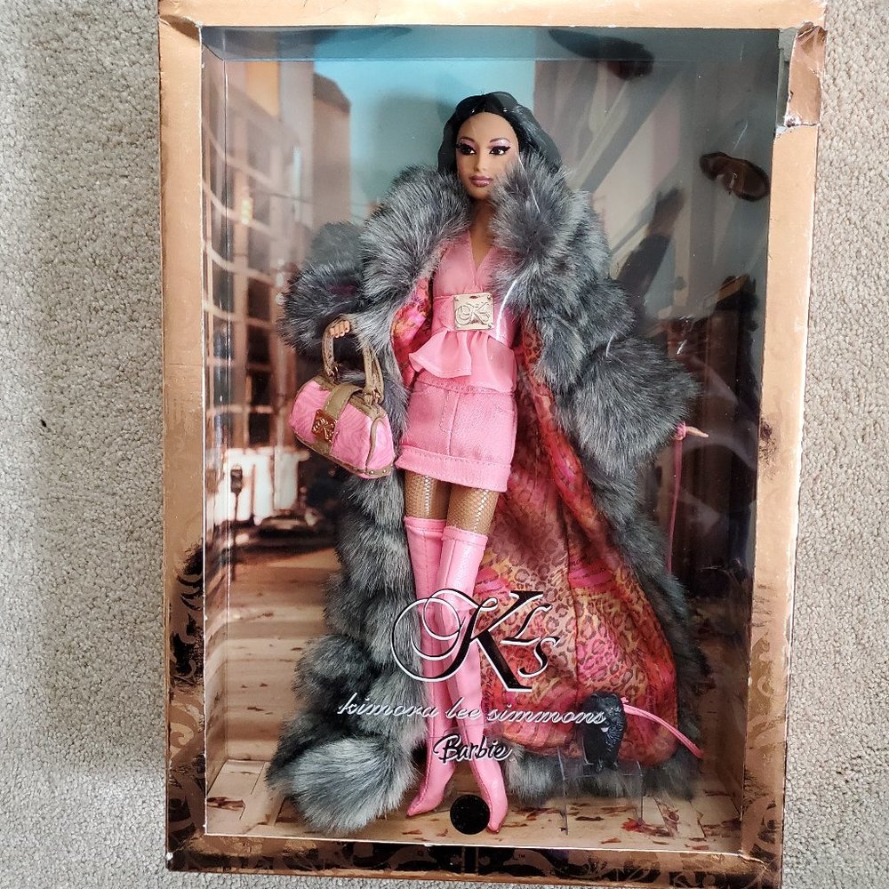 Kimora Lee Simmons Barbie Doll 2008 - Picture 6 of 7